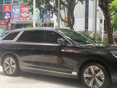 -深圳富苑皇冠假日套房酒店