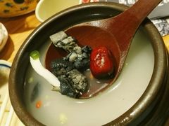 人参枸杞乌鸡汤-额娘·春饼烤鸭(华北七楼创始店)