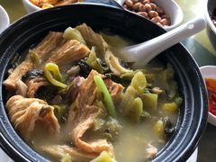 -鲤鱼塘农家山庄