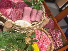 -山川小町·极番烧肉(新地假日广场店)