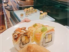 -荣誉国际酒店-云顶旋转餐厅