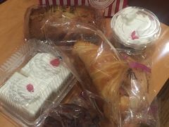 -红宝石·鲜奶小方·海派西点房(南丹店)