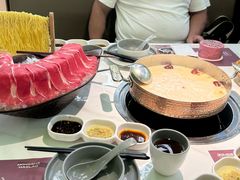 -洪氏嗨捞·广东猪肚鸡·椰子鸡火锅(西咸万象城店)