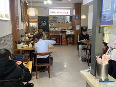 -黄阿姨锅贴大王(万航渡路店)