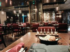 -恰餐厅及酒吧 CHAR Bar & Grill (北京丽都皇冠假日店)