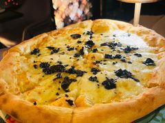 三种芝士黑松露披萨-IL TEATRO 精品意大利餐厅