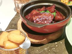 黑枣汁煨五花肉-港丽餐厅(高德置地店)