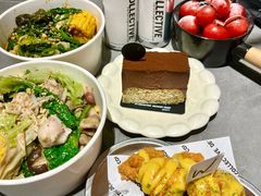 -W COLLECTIVE  DESSERT SHOP