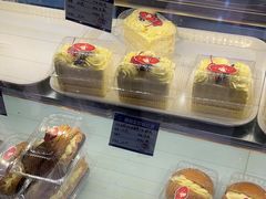 -白玉兰食品甜凤店(合生汇店)
