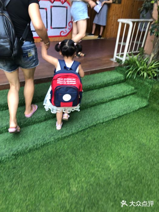 启智阳光幼儿园图片