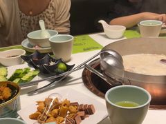 -洪氏嗨捞·猪肚鸡火锅(阳光天地店)