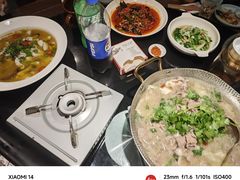 -川流不息·地道川菜·小龙虾(新松江路店)