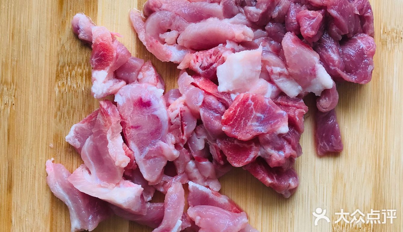 超级简单方便的莲藕炒肉,让你变美