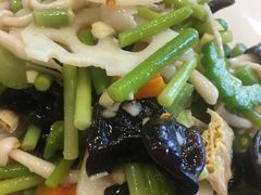 -铁锅炖灶台鱼老三炖鱼馆