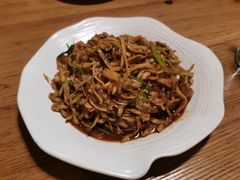 -山楂树融合菜餐厅