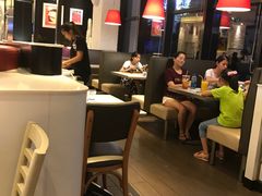 -必胜客(武汉欢乐谷店)