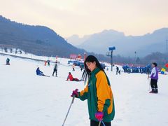 -济南卧虎山滑雪场