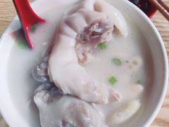 -雷祖芳老妈蹄花店