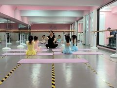 -蒲公英舞蹈艺术中心(解放路校区)