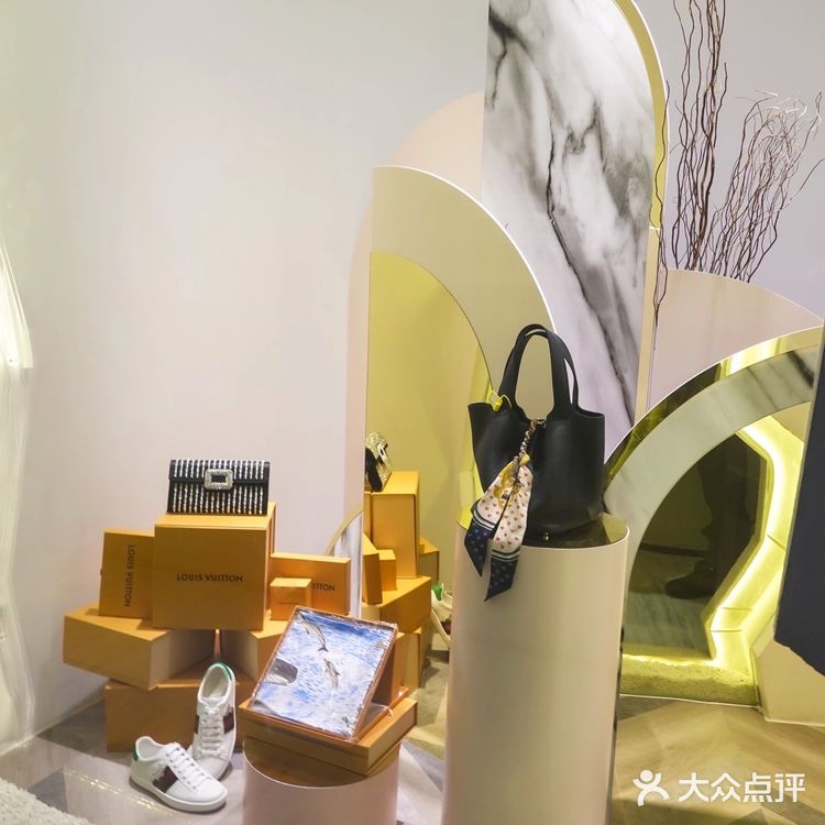 美少女拥有奢侈品不是梦|杭州探店