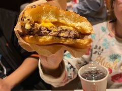 芝士安格斯厚牛堡-麦当劳(豫园店)