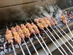 -烤肉小伙烤肉店