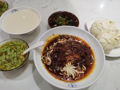 -李与白包子铺(桐梓林店)