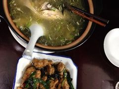 石耳土鸡汤-九华山友谊土菜馆 小资餐厅