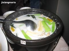 杏仁汁蔬菜汤-小巴辣子川湘菜餐厅(星游城店)