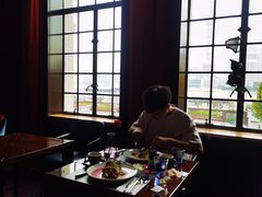靠窗位-YUE·6·西式融合餐厅(外滩六号店)