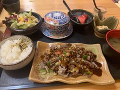 黑胡椒牛舌定食-鲔屋寿喜烧