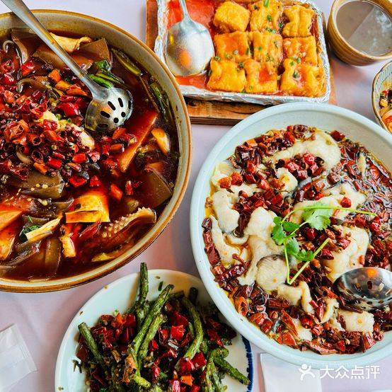 龙门阵茶屋川菜馆(武康路店)