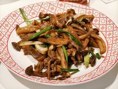 葱爆吊龙牛肉-谭厨中山传家菜.乳鸽.脆鲩鱼(华强北中航城店)