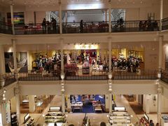 -乐蓬马歇百货公司(Rive Gauche)