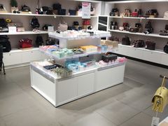-唯品会(北京国瑞城店)