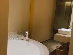 -曼谷一号酒店(深圳龙华大浪商业中心店)