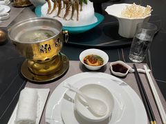 -鼎泰亨·海鲜牛肉餐厅(滨江店)