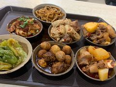 -董哥山城碗碗香(美专校街店)