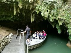 -怀托摩萤火虫洞