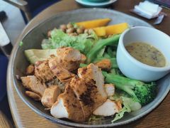 鸡肉牛油果芒果色拉-Wagas沃歌斯(五道口购物中心店)