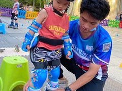 -悦动体能篮球羽毛球网球(三里河店)