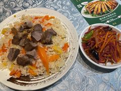 羊肉手抓饭-巴扎美食·新疆菜·西域歌舞表演餐厅(新疆大厦店)