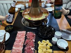 -果松木炭酸菜铜火锅·外婆参鸡汤