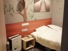 -卡罗酒店(东门晒布地铁站店)