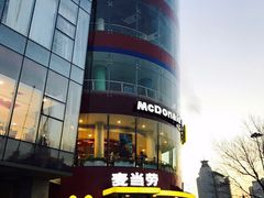-麦当劳(展览路店)