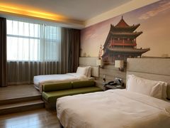 -西安大雁塔科技大学地铁站亚朵酒店