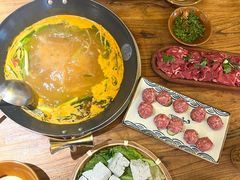 -贵厨酸汤牛肉(花果园国际中心店)