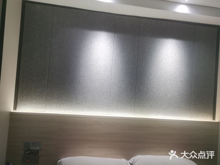 文星酒店(广州北京路步行街海珠广场地铁站店)图片