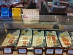 面包甜点陈列柜-白天鹅宾馆·流浮阁咖啡厅