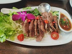 -Chom Cafe and Restaurant